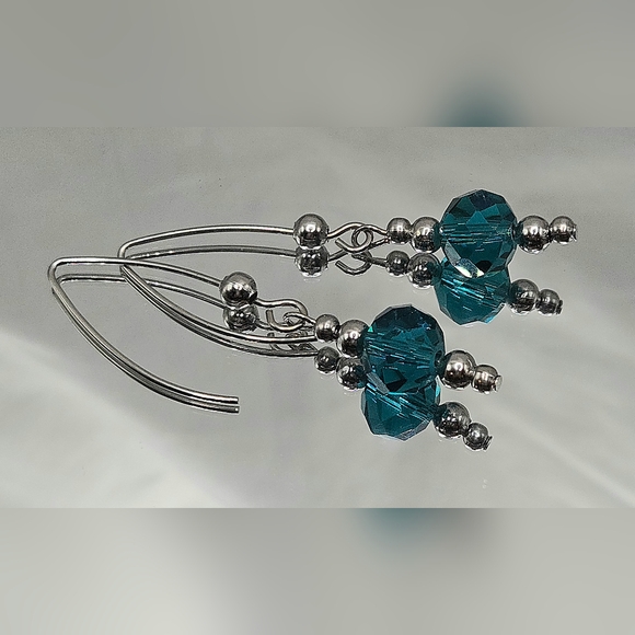 Elegant Silver and Blue Crystal Earrings - Picture 8 of 11